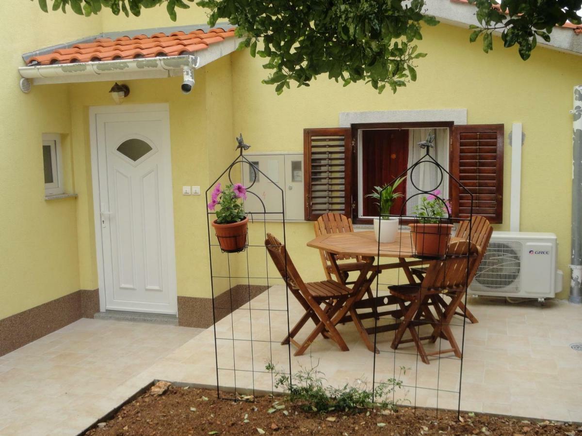 Apartment Mylo Zadar Exterior photo